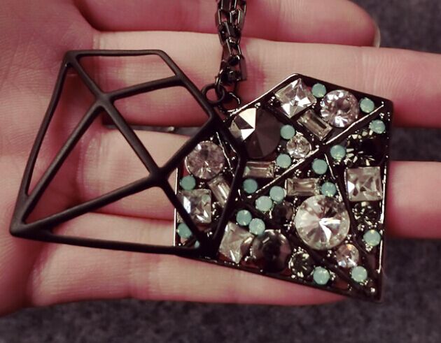 镂空立体三角形水钻毛衣链2