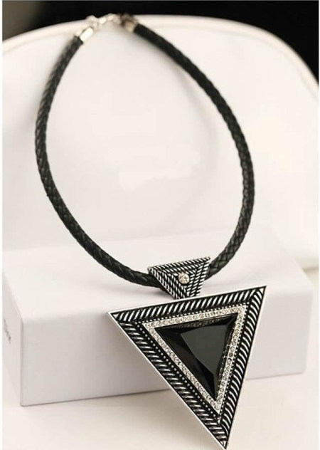 黑水晶大三角欧项链