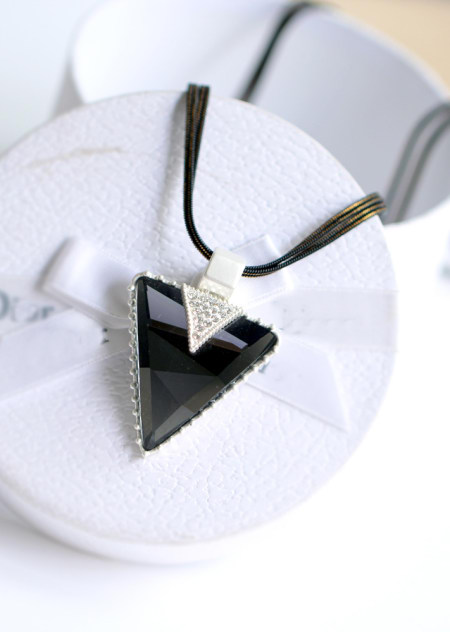 新品镶钻三角水晶毛衣链